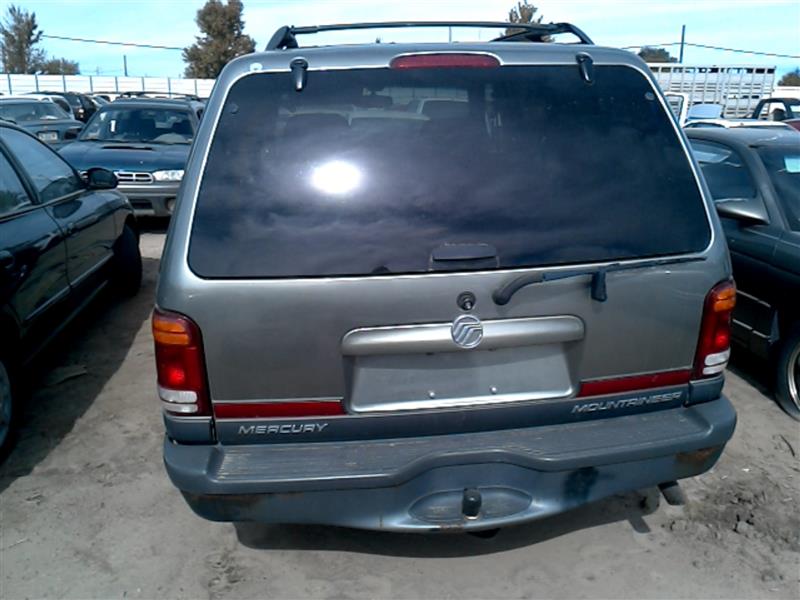 https://f005.backblazeb2.com/file/img-partshotlines-com/Inventory/EX465/Vehicle/35634_11.jpg