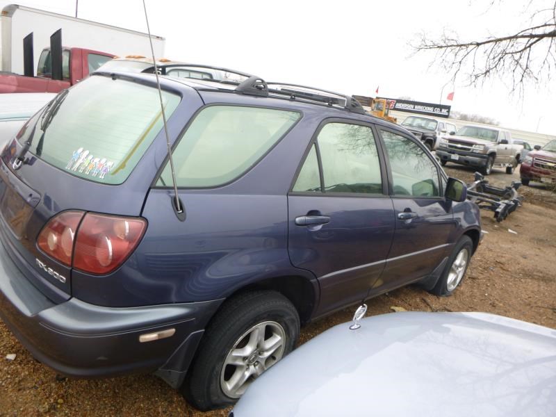 https://f005.backblazeb2.com/file/img-partshotlines-com/Inventory/EX465/Vehicle/42647_12.jpg