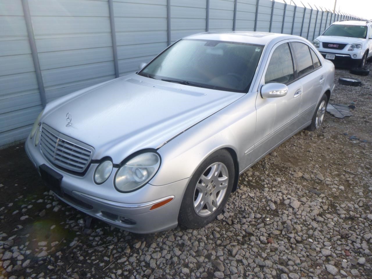 https://f005.backblazeb2.com/file/img-partshotlines-com/Inventory/EX465/Vehicle/59863_01.jpg