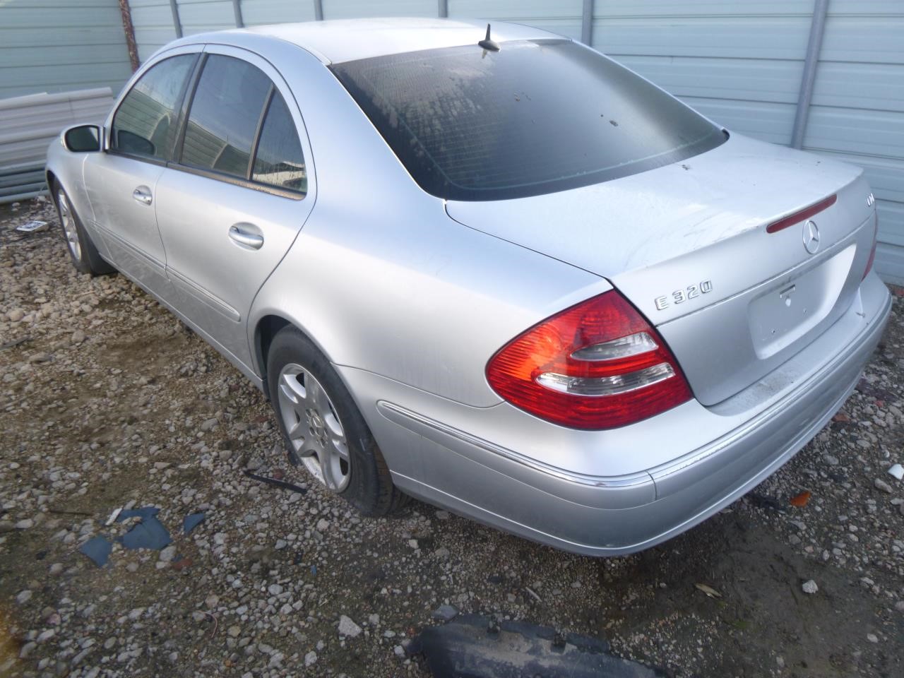 https://f005.backblazeb2.com/file/img-partshotlines-com/Inventory/EX465/Vehicle/59863_10.jpg