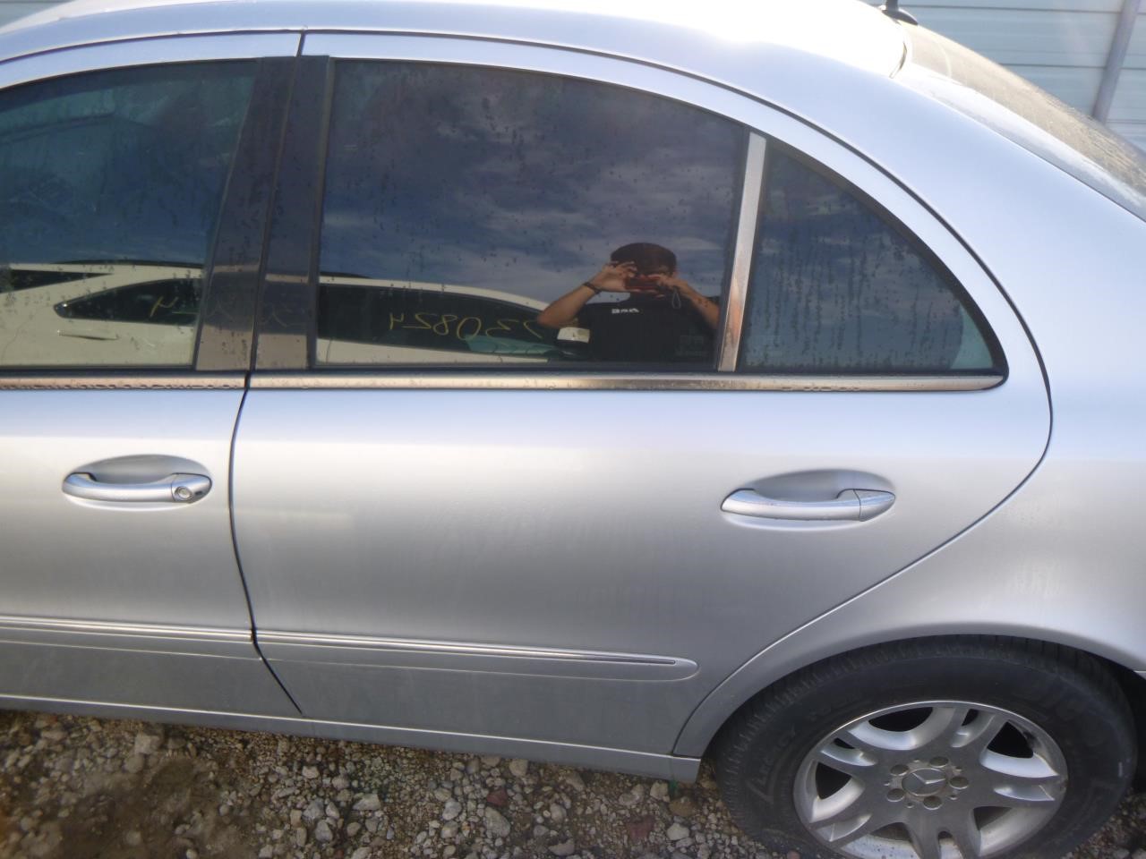 https://f005.backblazeb2.com/file/img-partshotlines-com/Inventory/EX465/Vehicle/59863_12.jpg
