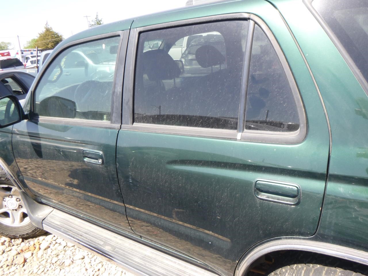 https://f005.backblazeb2.com/file/img-partshotlines-com/Inventory/EX465/Vehicle/68835_09.jpg