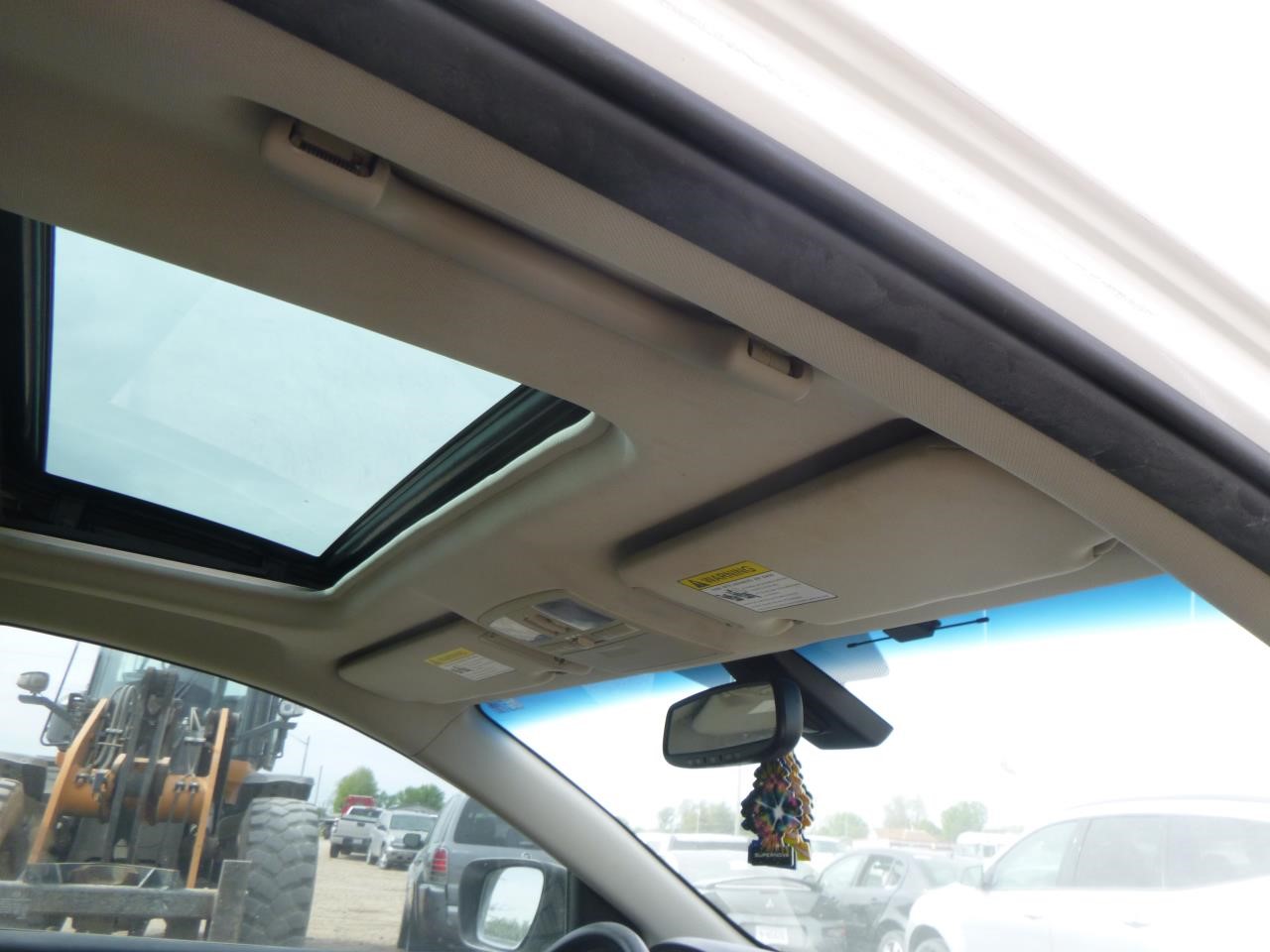 https://f005.backblazeb2.com/file/img-partshotlines-com/Inventory/EX465/Vehicle/69262_11.jpg