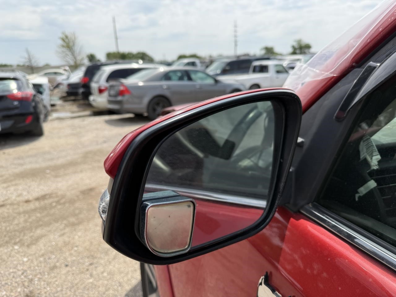 https://f005.backblazeb2.com/file/img-partshotlines-com/Inventory/EX465/Vehicle/69540_12.jpg