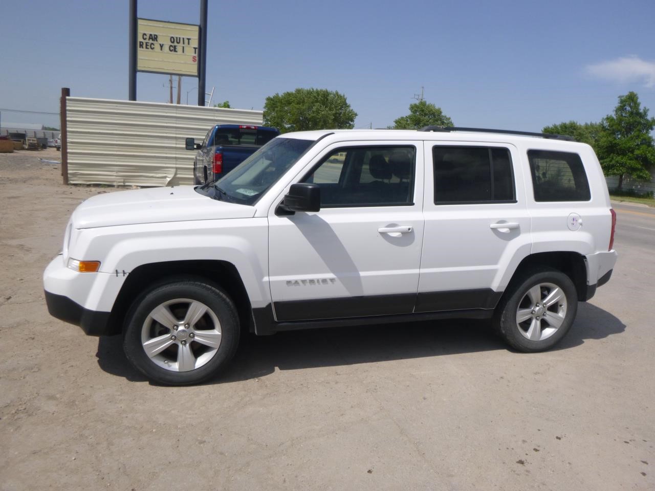 https://f005.backblazeb2.com/file/img-partshotlines-com/Inventory/EX465/Vehicle/69657_01.jpg