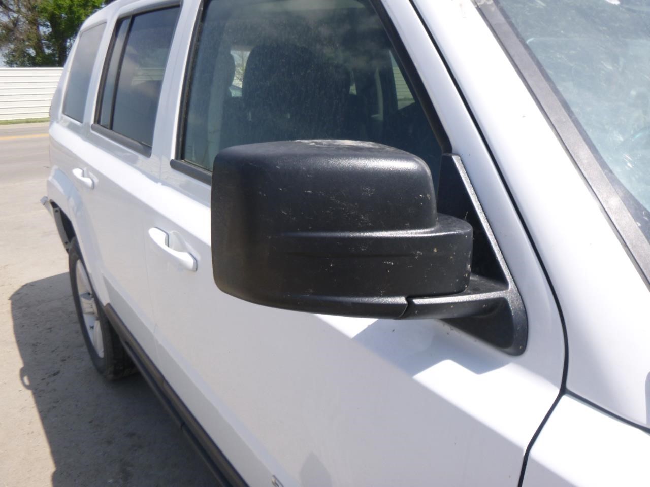 https://f005.backblazeb2.com/file/img-partshotlines-com/Inventory/EX465/Vehicle/69657_06.jpg