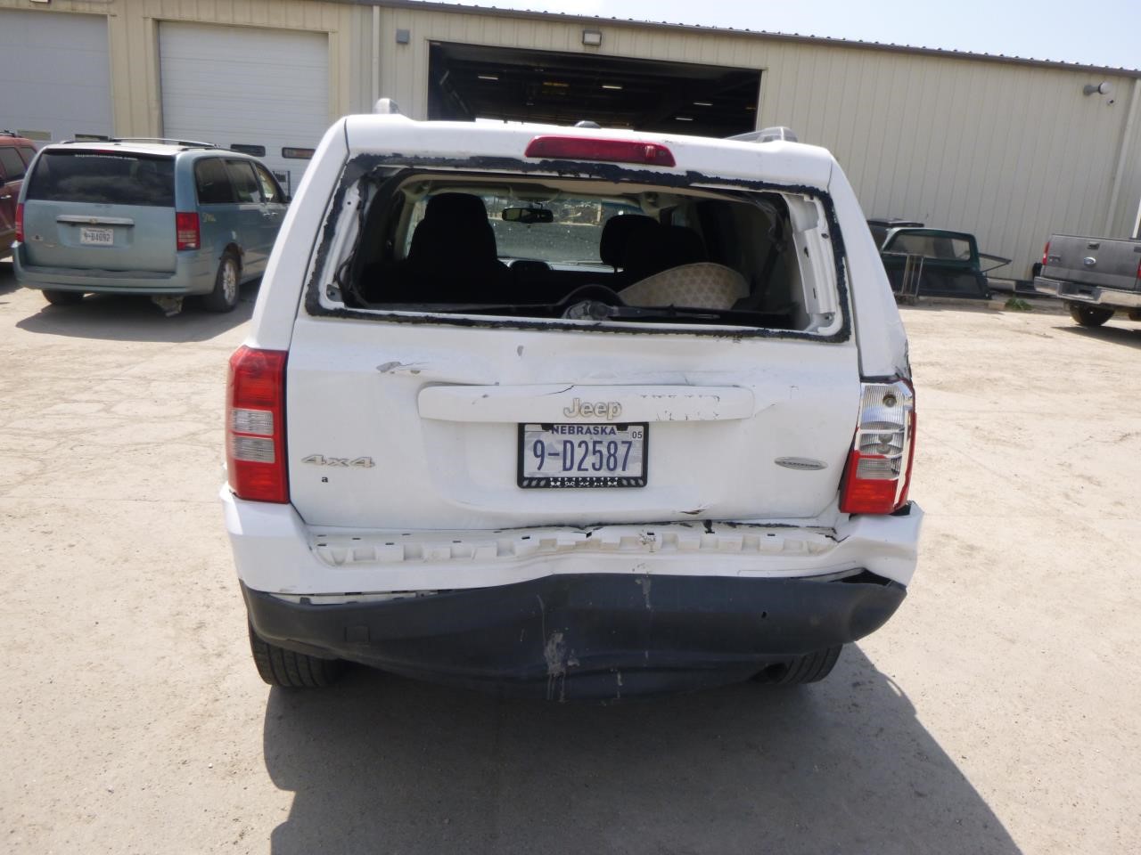 https://f005.backblazeb2.com/file/img-partshotlines-com/Inventory/EX465/Vehicle/69657_08.jpg