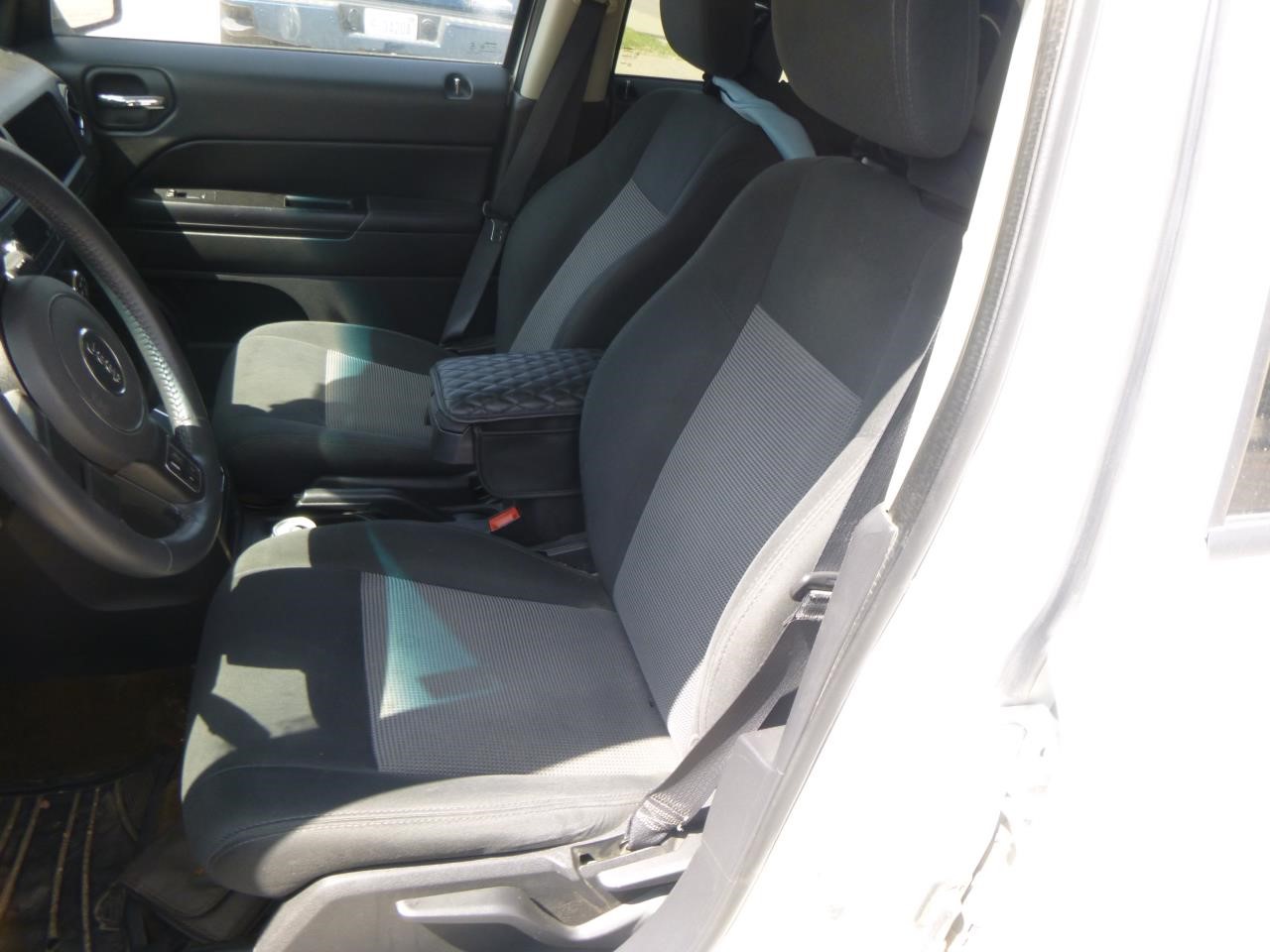https://f005.backblazeb2.com/file/img-partshotlines-com/Inventory/EX465/Vehicle/69657_11.jpg