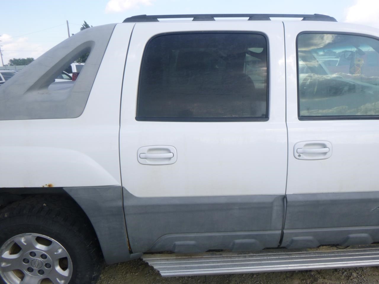 https://f005.backblazeb2.com/file/img-partshotlines-com/Inventory/EX465/Vehicle/69992_06.jpg