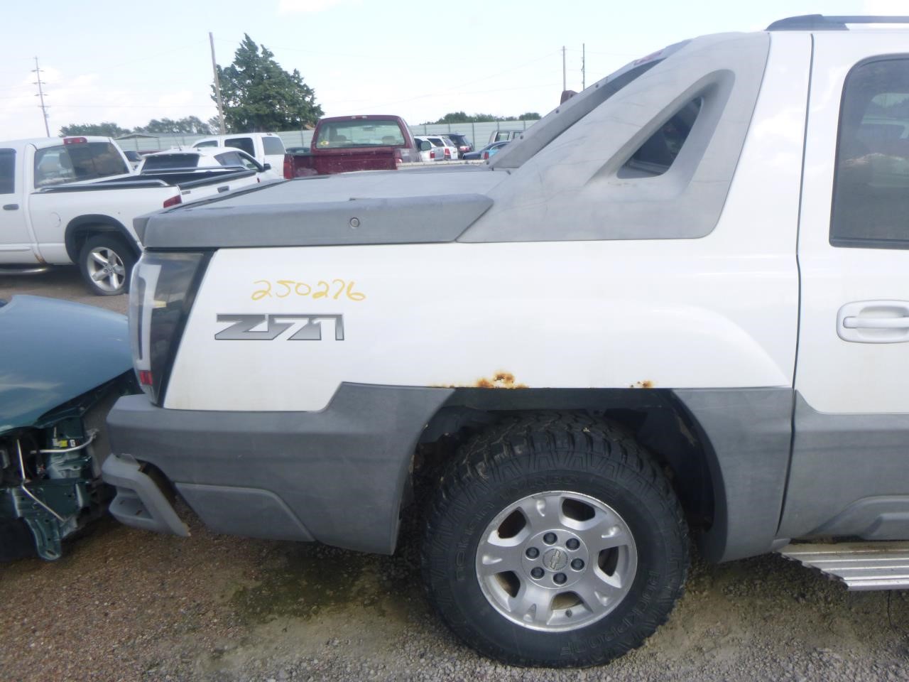 https://f005.backblazeb2.com/file/img-partshotlines-com/Inventory/EX465/Vehicle/69992_07.jpg