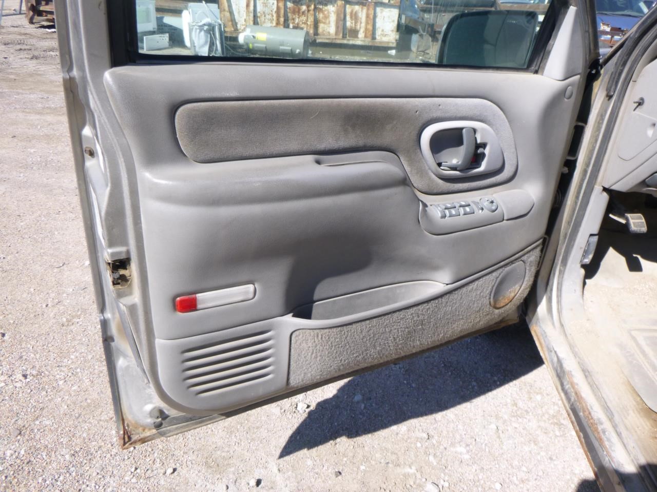https://f005.backblazeb2.com/file/img-partshotlines-com/Inventory/EX465/Vehicle/70627_12.jpg