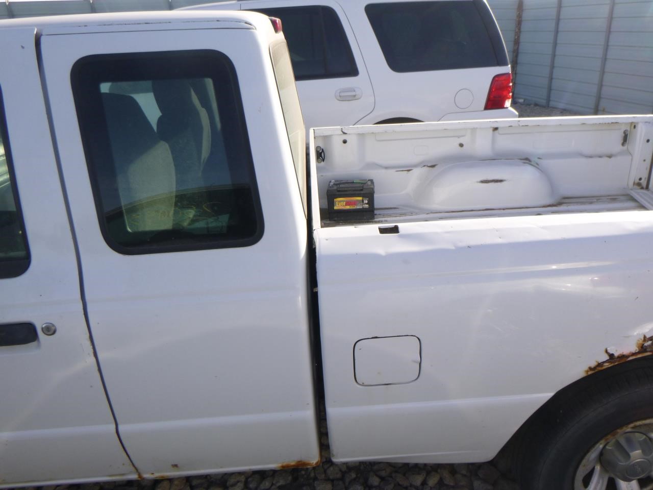 https://f005.backblazeb2.com/file/img-partshotlines-com/Inventory/EX465/Vehicle/71068_10.jpg