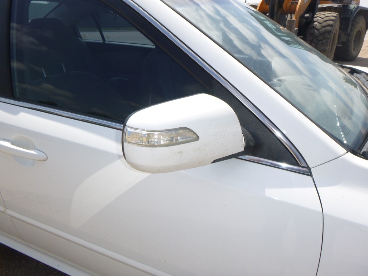 https://f005.backblazeb2.com/file/img-partshotlines-com/Inventory/EX465/Vehicle/73463_02.jpg