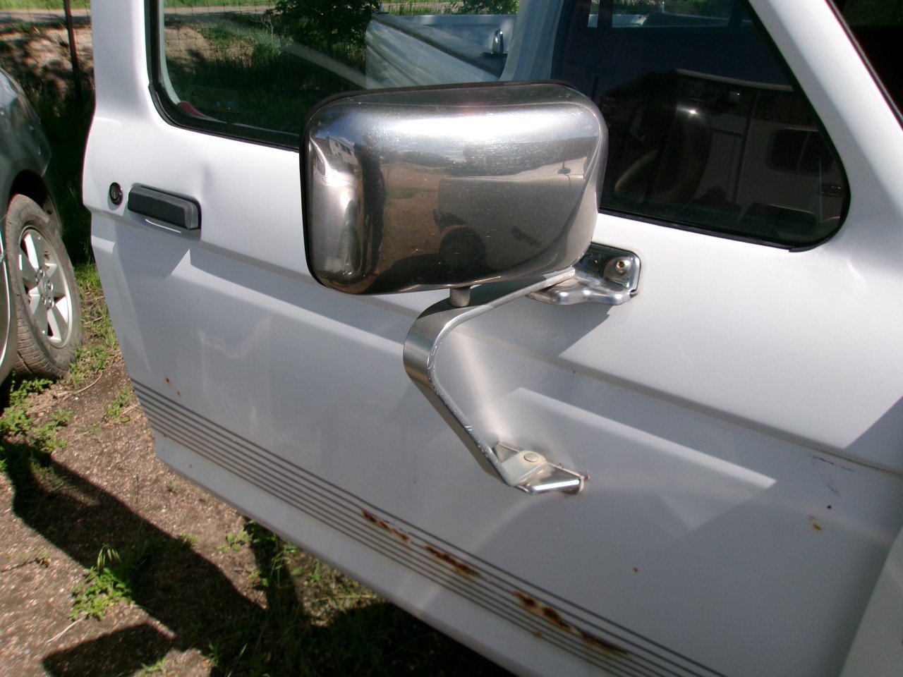 https://f005.backblazeb2.com/file/img-partshotlines-com/Inventory/EX466/Vehicle/9890_11.jpg