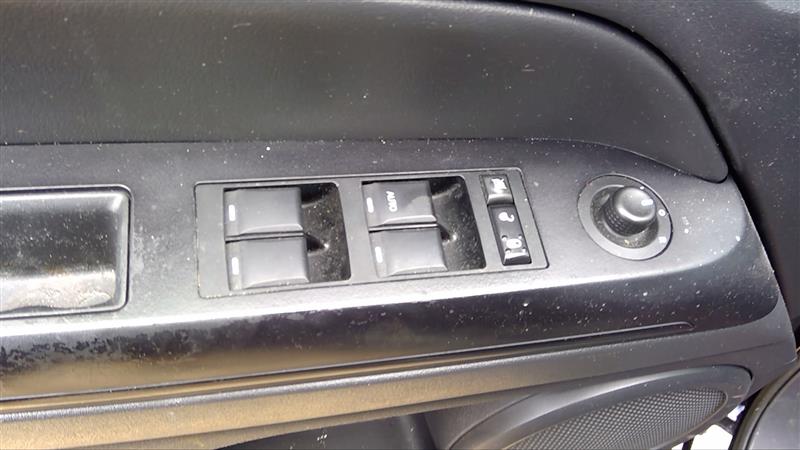 Vehicle/40132_12.jpg