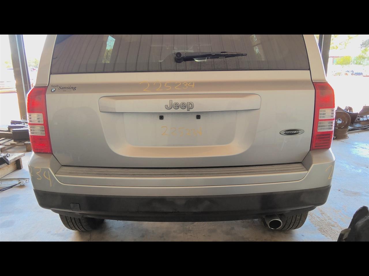 Vehicle/45528_06.jpg