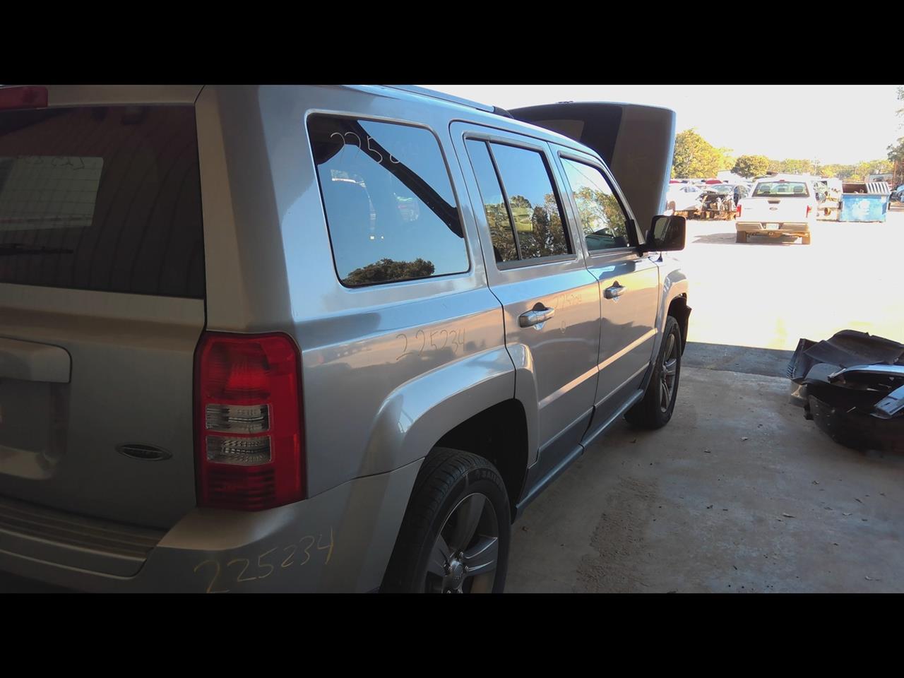 Vehicle/45528_08.jpg