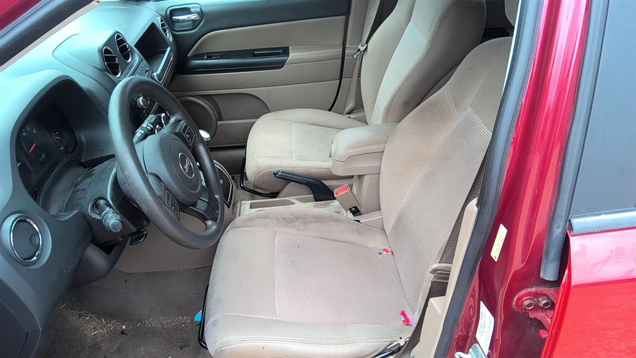 Vehicle/46512_06.jpg