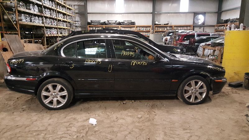 https://f005.backblazeb2.com/file/img-partshotlines-com/Inventory/EX534/Vehicle/34913_12.jpg