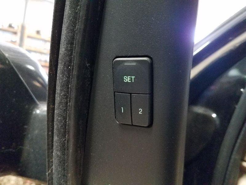 https://f005.backblazeb2.com/file/img-partshotlines-com/Inventory/EX534/Vehicle/35530_09.jpg