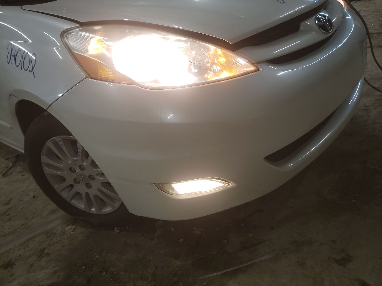 https://f005.backblazeb2.com/file/img-partshotlines-com/Inventory/EX534/Vehicle/44000_09.jpg