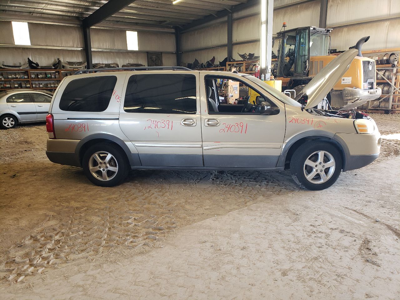 https://f005.backblazeb2.com/file/img-partshotlines-com/Inventory/EX534/Vehicle/44756_12.jpg