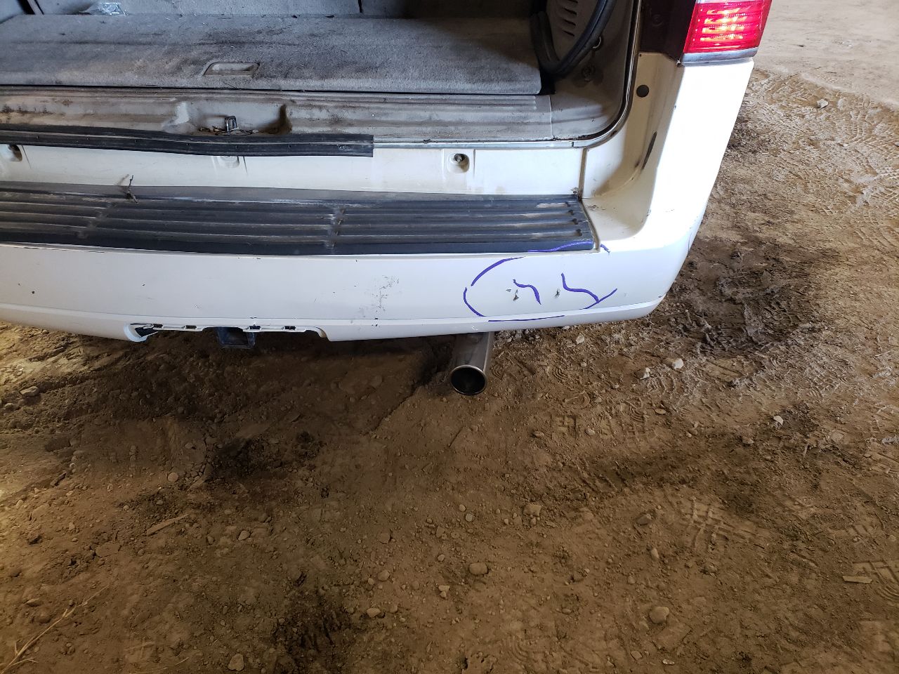 https://f005.backblazeb2.com/file/img-partshotlines-com/Inventory/EX534/Vehicle/44920_06.jpg