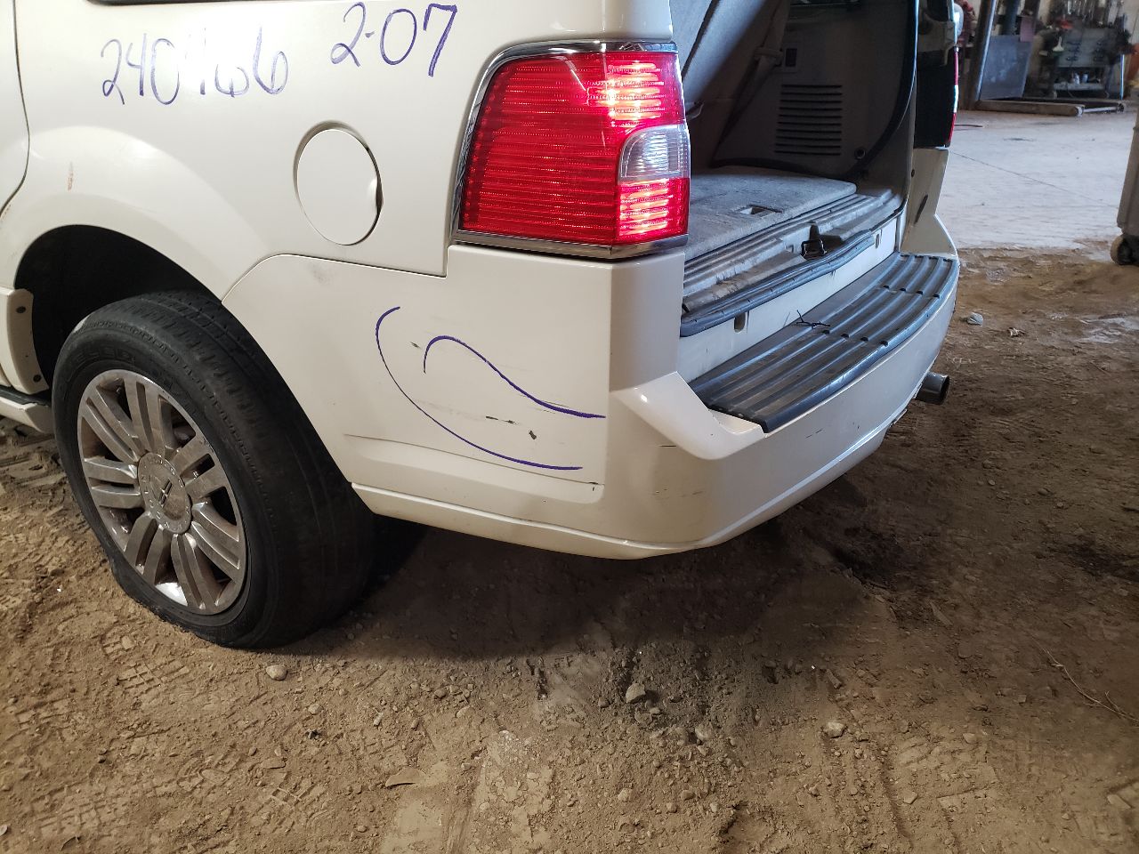 https://f005.backblazeb2.com/file/img-partshotlines-com/Inventory/EX534/Vehicle/44920_08.jpg