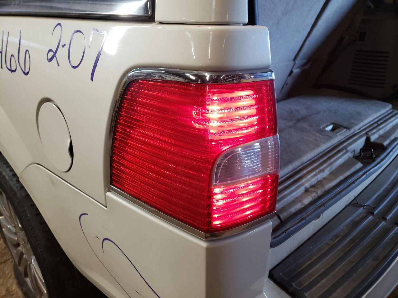 https://f005.backblazeb2.com/file/img-partshotlines-com/Inventory/EX534/Vehicle/44920_09.jpg
