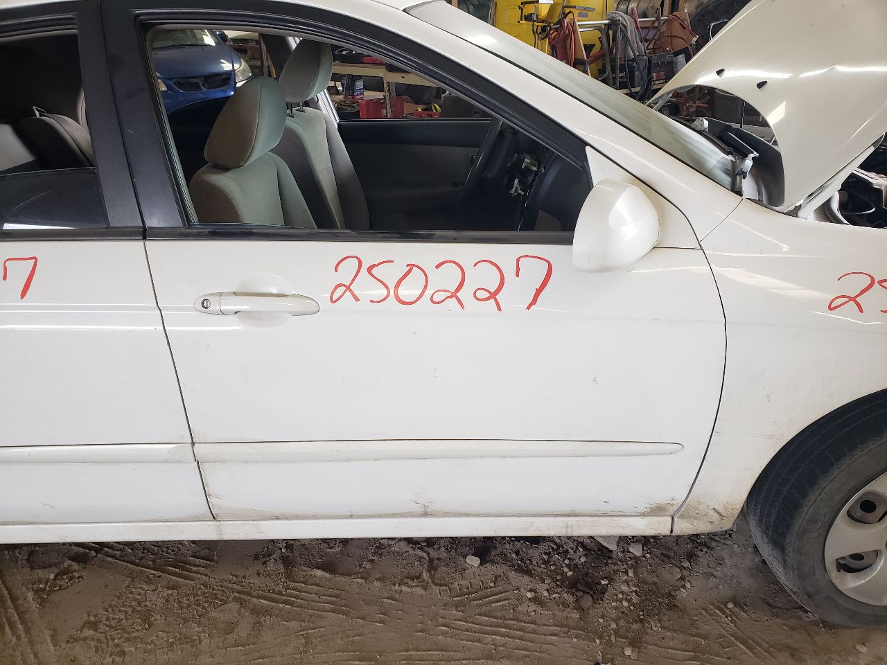 https://f005.backblazeb2.com/file/img-partshotlines-com/Inventory/EX534/Vehicle/45242_10.jpg