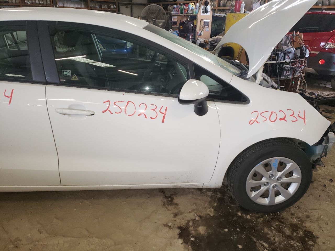 https://f005.backblazeb2.com/file/img-partshotlines-com/Inventory/EX534/Vehicle/45257_11.jpg