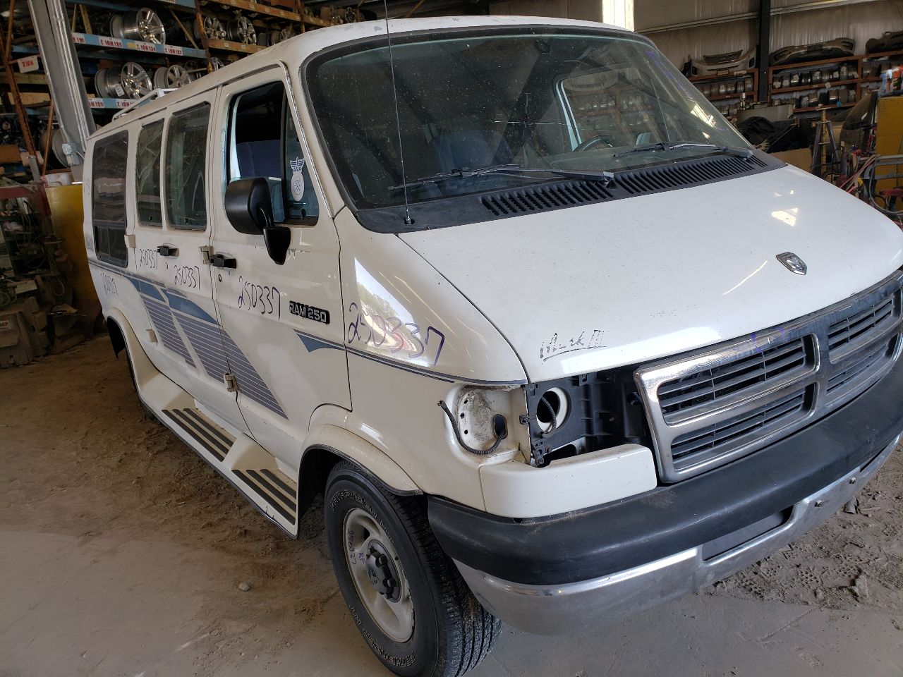 https://f005.backblazeb2.com/file/img-partshotlines-com/Inventory/EX534/Vehicle/45499_02.jpg