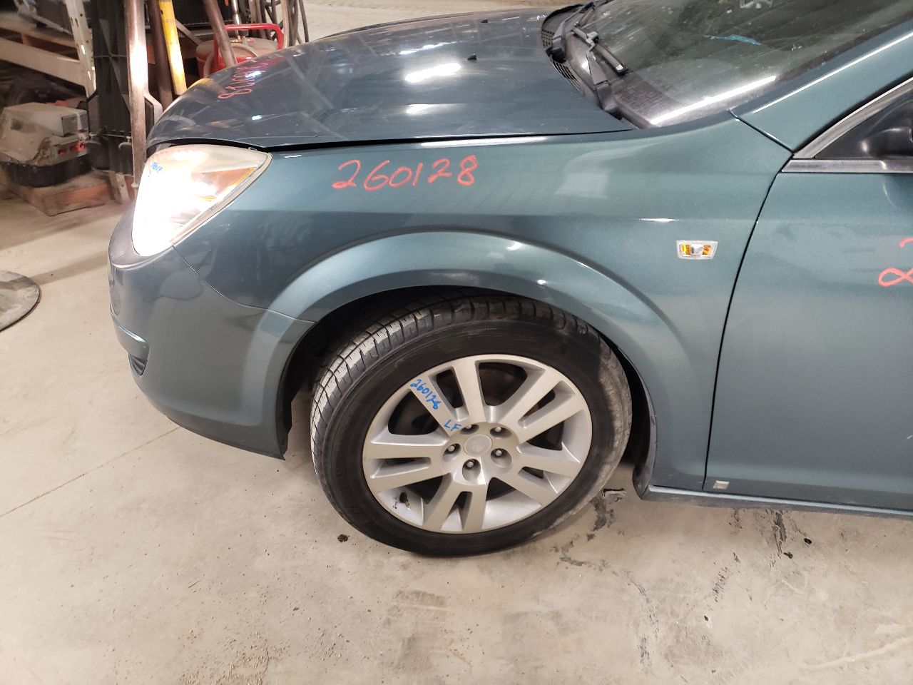 https://f005.backblazeb2.com/file/img-partshotlines-com/Inventory/EX534/Vehicle/45911_06.jpg