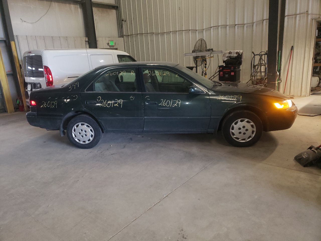 https://f005.backblazeb2.com/file/img-partshotlines-com/Inventory/EX534/Vehicle/45918_11.jpg