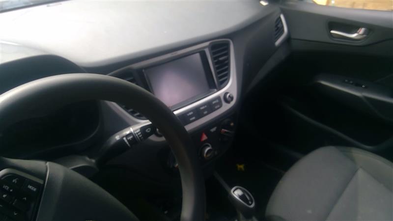 Vehicle/77074_06.jpg