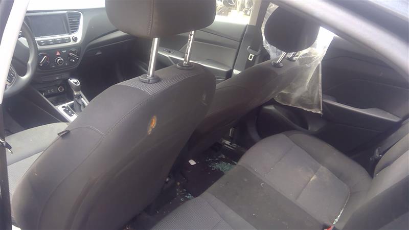 Vehicle/77074_07.jpg