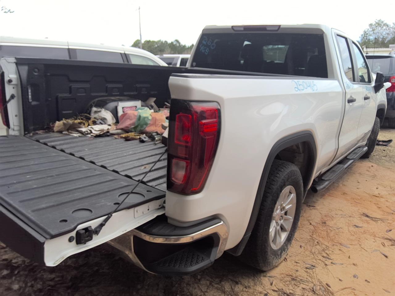 https://f005.backblazeb2.com/file/img-partshotlines-com/Inventory/EX536/Vehicle/89710_04.jpg