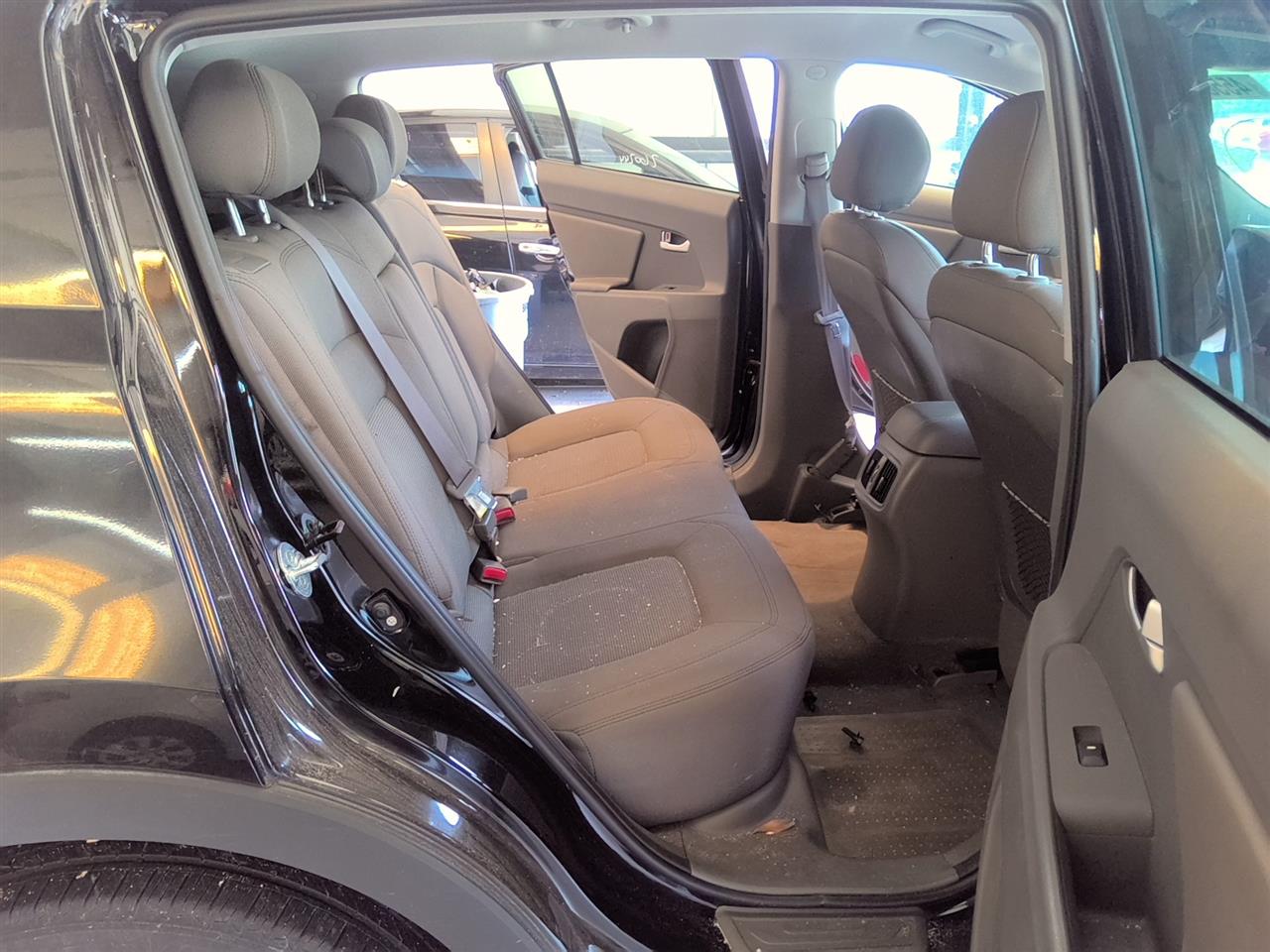 https://f005.backblazeb2.com/file/img-partshotlines-com/Inventory/EX536/Vehicle/92982_11.jpg