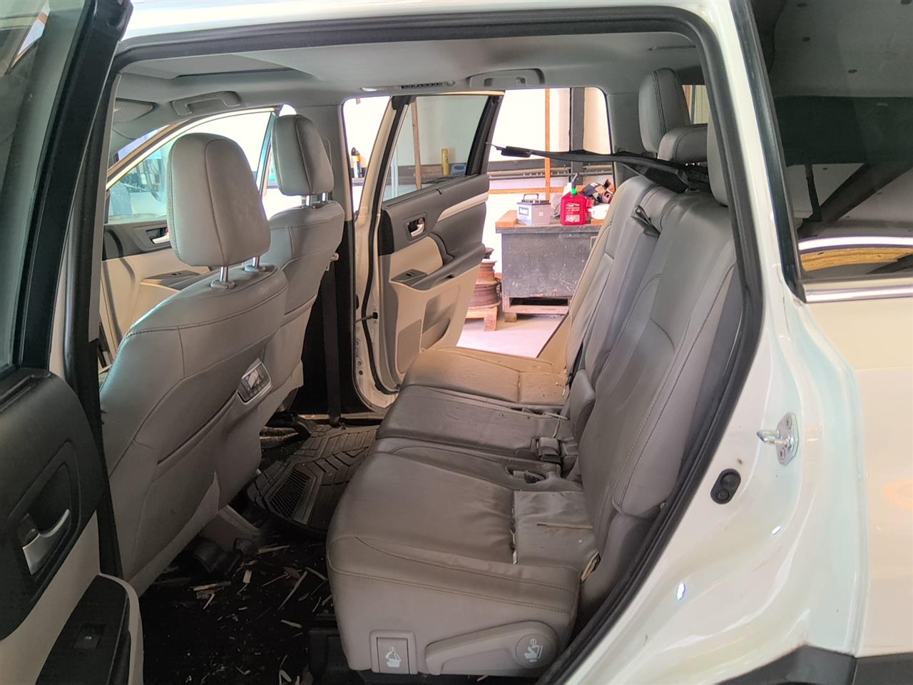 https://f005.backblazeb2.com/file/img-partshotlines-com/Inventory/EX536/Vehicle/93339_07.jpg
