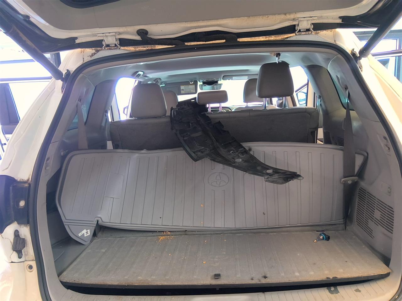 https://f005.backblazeb2.com/file/img-partshotlines-com/Inventory/EX536/Vehicle/93339_08.jpg
