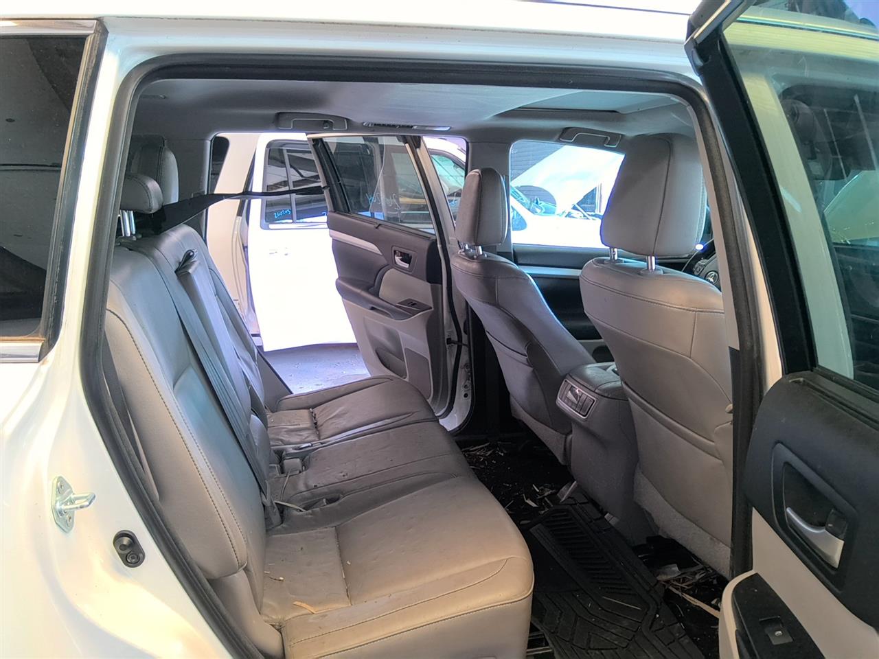 https://f005.backblazeb2.com/file/img-partshotlines-com/Inventory/EX536/Vehicle/93339_09.jpg