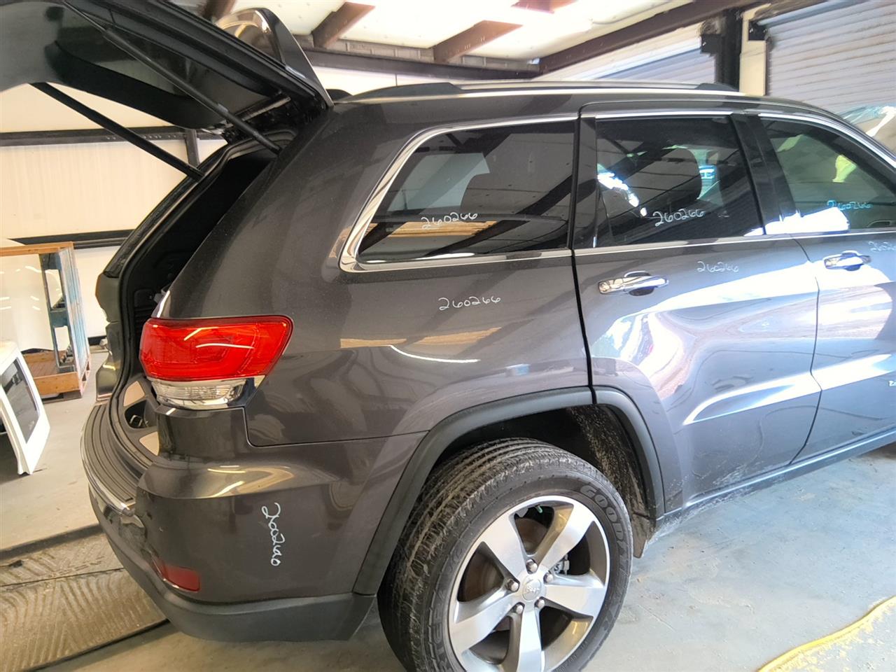 Vehicle/93495_04.jpg