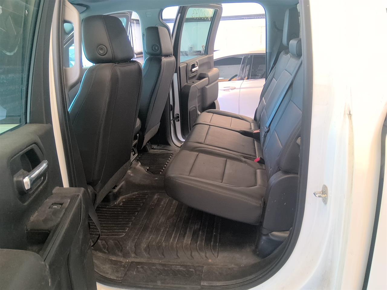 https://f005.backblazeb2.com/file/img-partshotlines-com/Inventory/EX536/Vehicle/93750_12.jpg