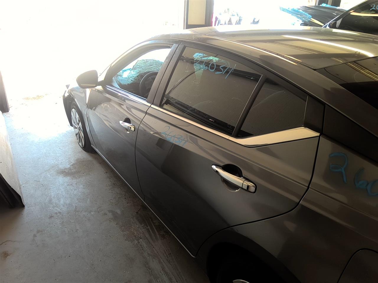 Vehicle/94370_08.jpg