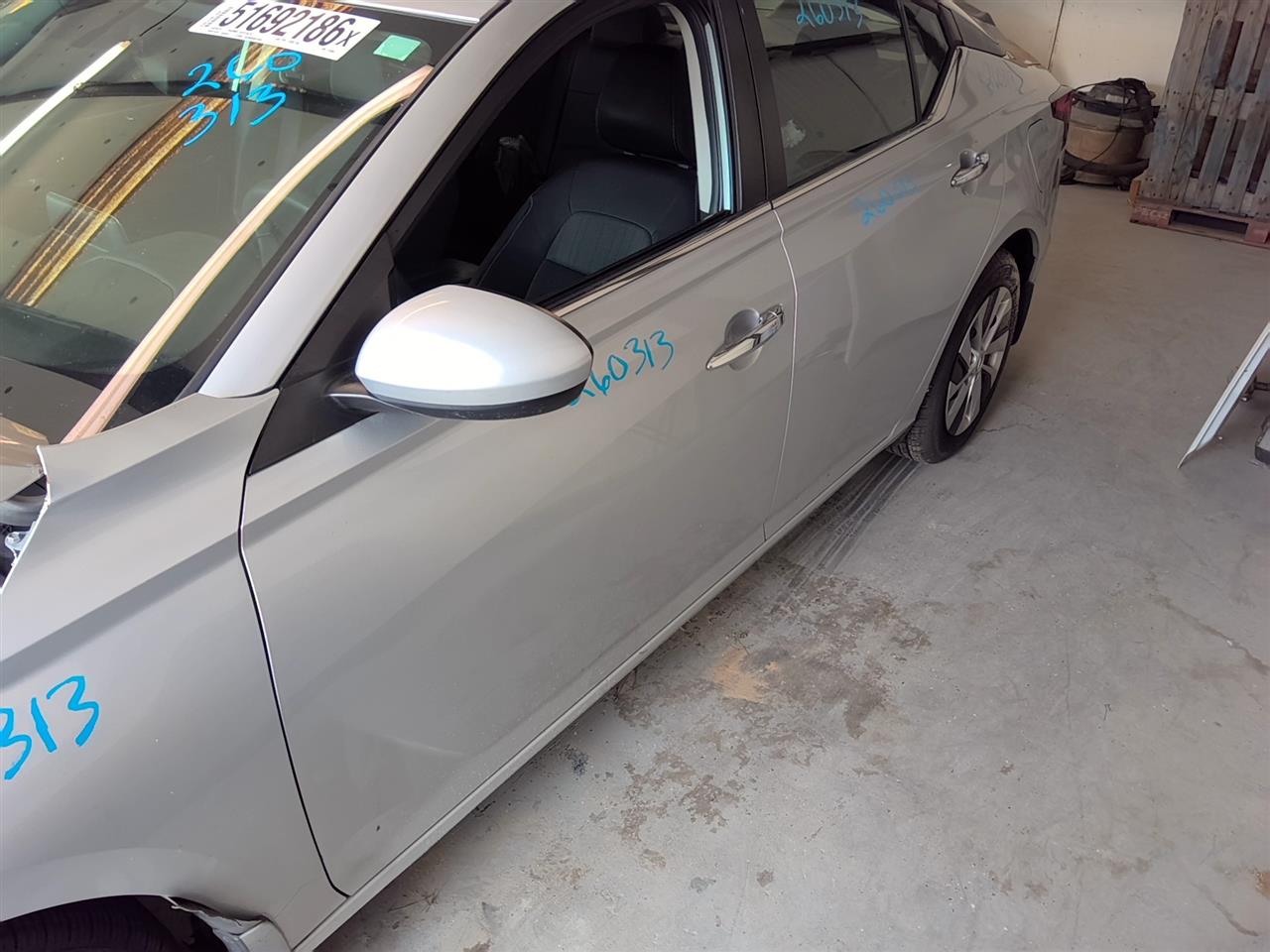 Vehicle/94372_05.jpg