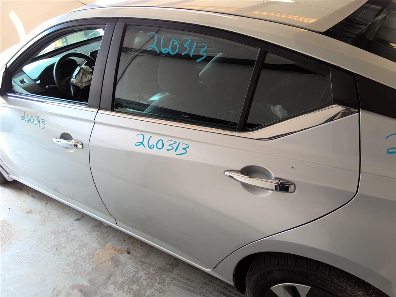 Vehicle/94372_06.jpg