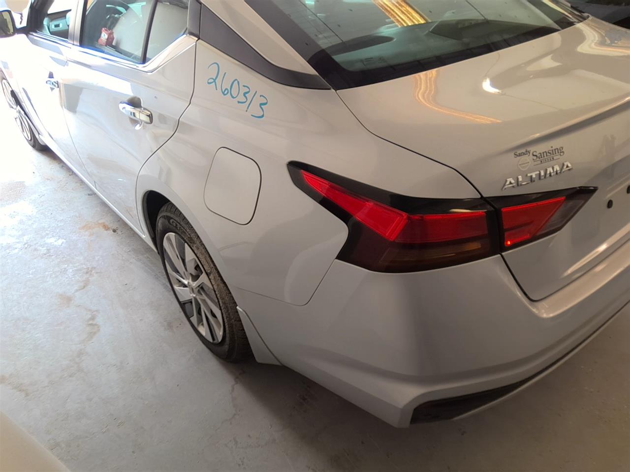 Vehicle/94372_07.jpg
