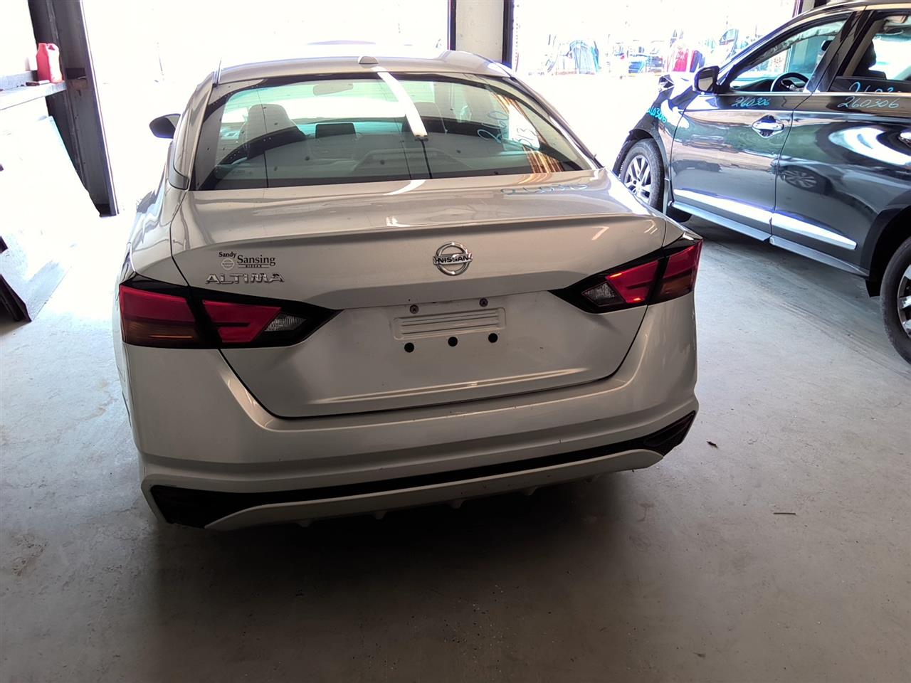 Vehicle/94372_08.jpg