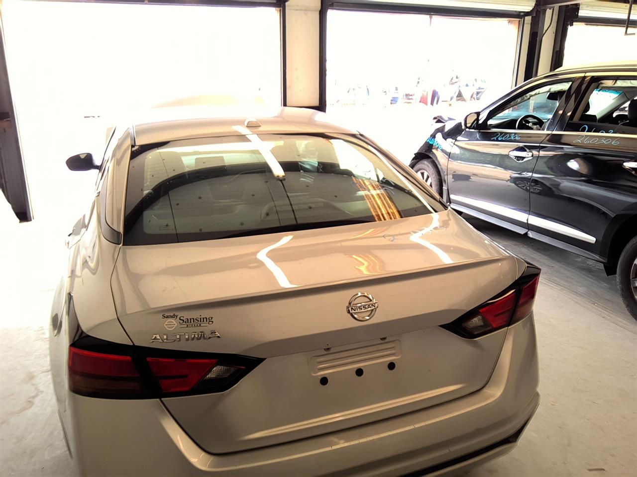 Vehicle/94372_09.jpg
