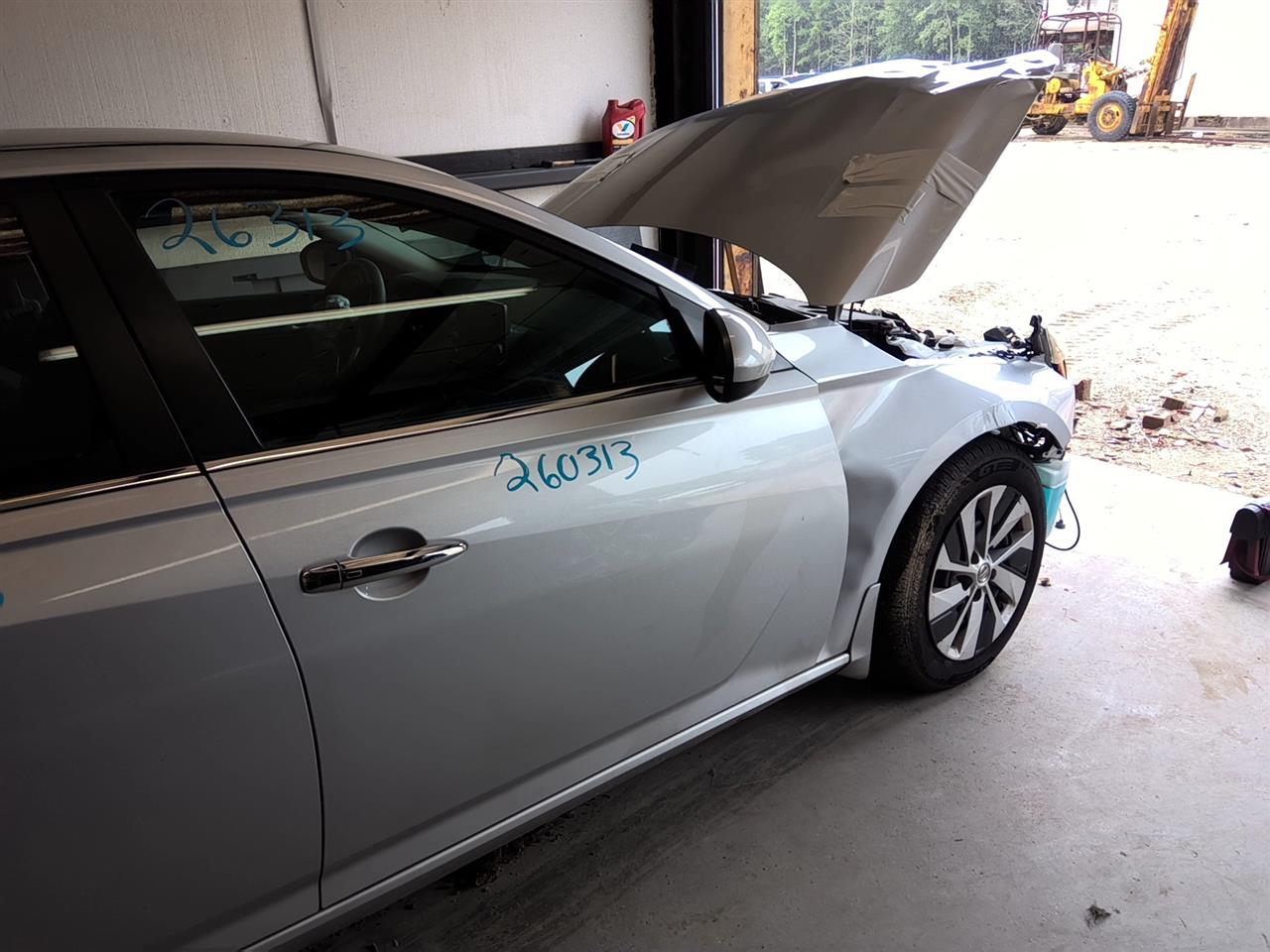 Vehicle/94372_12.jpg